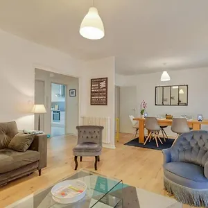 Le Fougeres - 2 Chambres, Garage Prive Apartamento